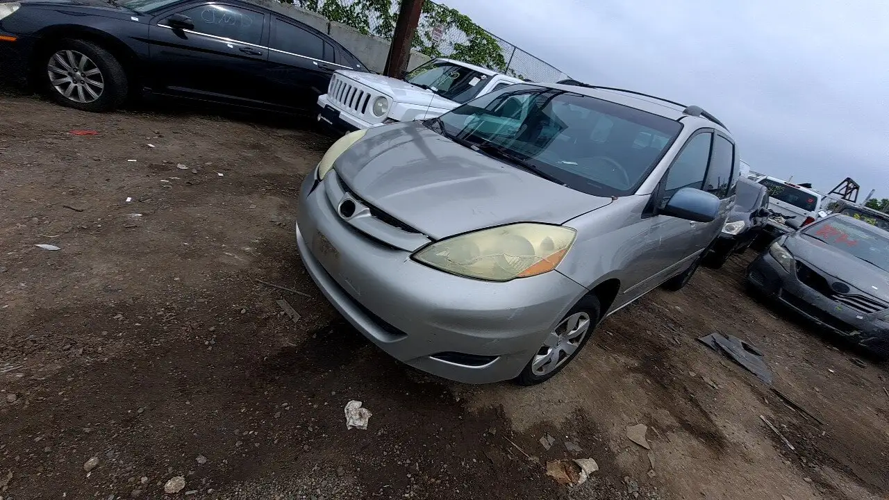 Photo of 2006 Toyota Sienna