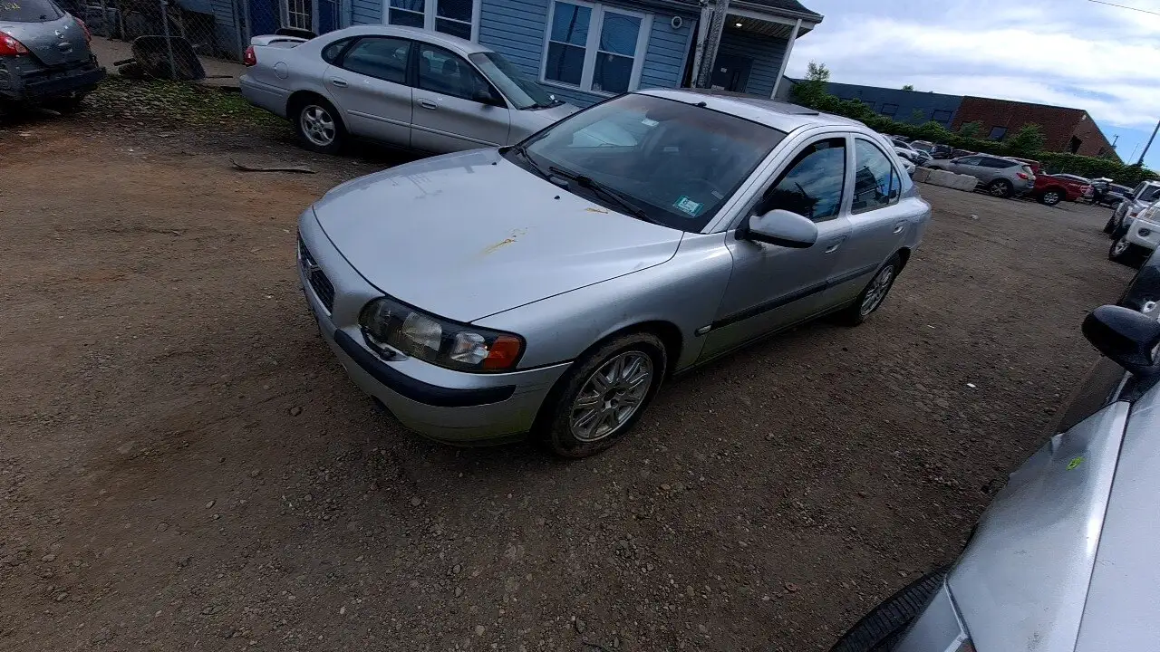 Photo of 2004 Volvo S60