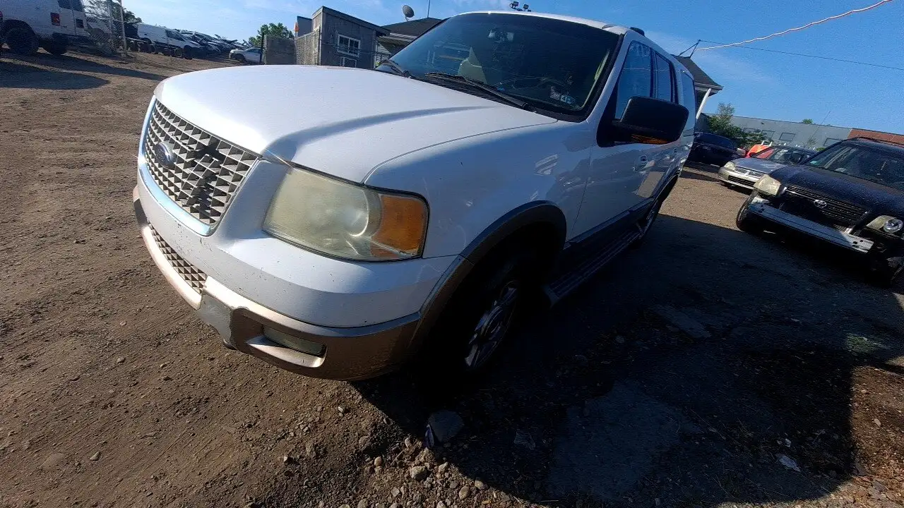 Photo of 2004 Ford Expedition