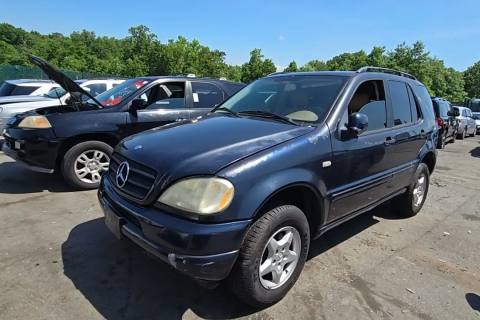 Photo of 2000 Mercedes-Benz Ml320