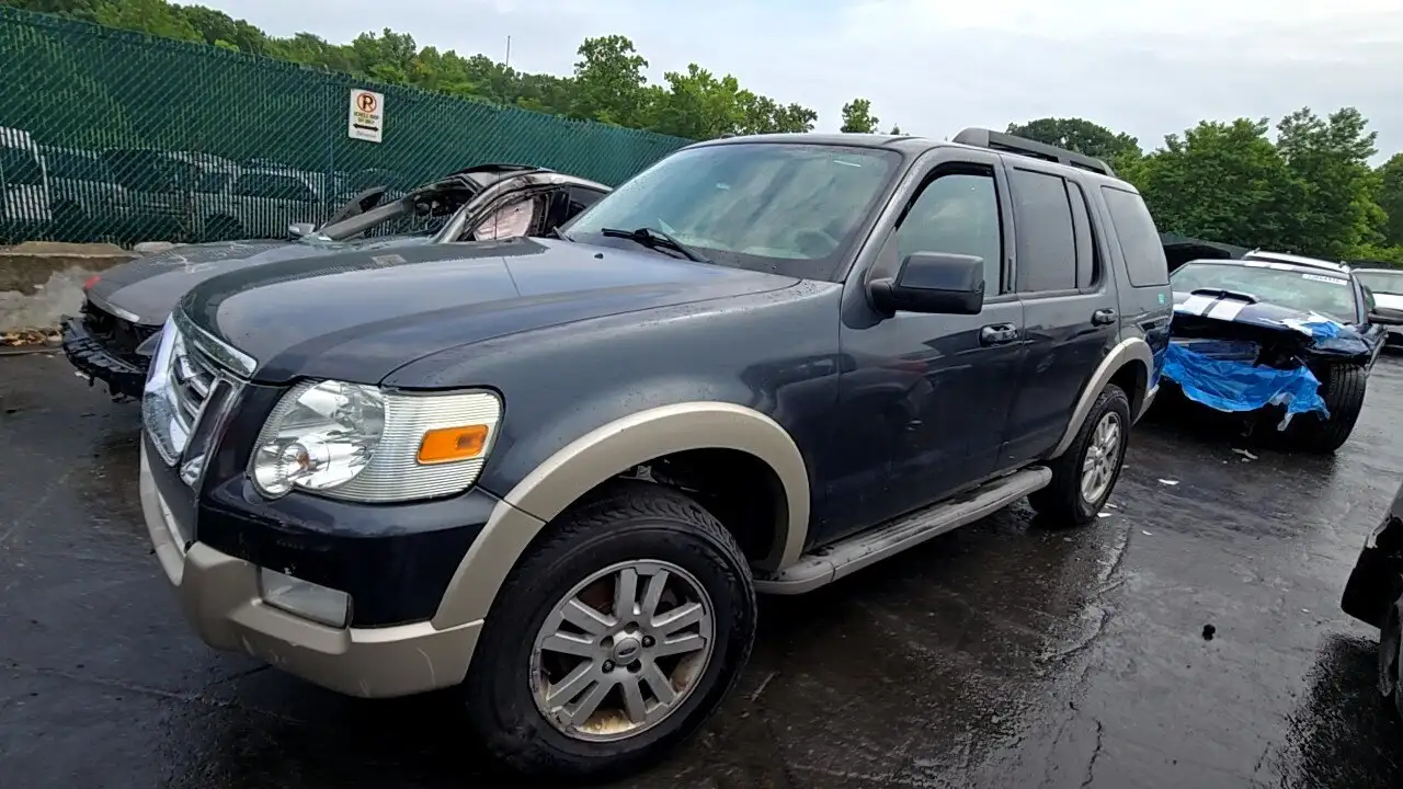 Photo of 2010 Ford Explorer