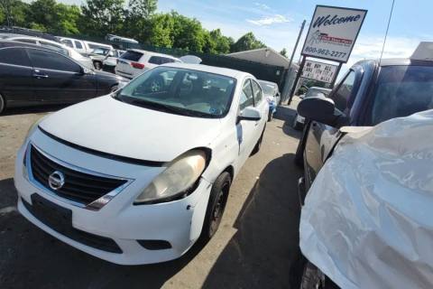 Photo of 2012 Nissan Versa