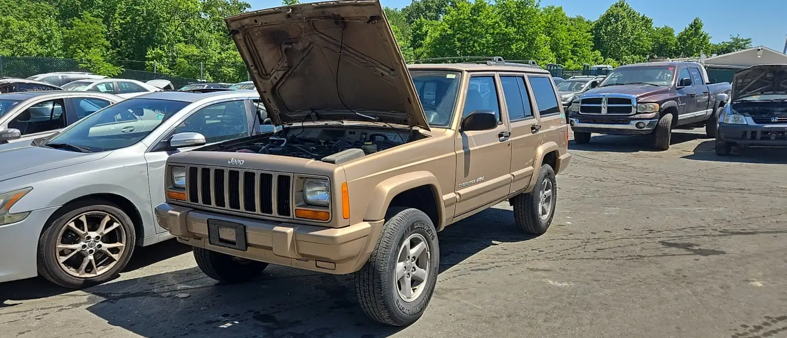 Photo of 1999 Jeep Cherokee