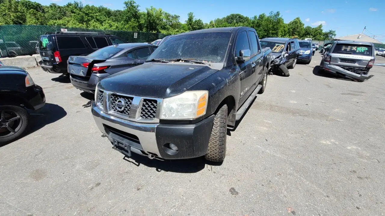 Photo of 2005 Nissan Titan