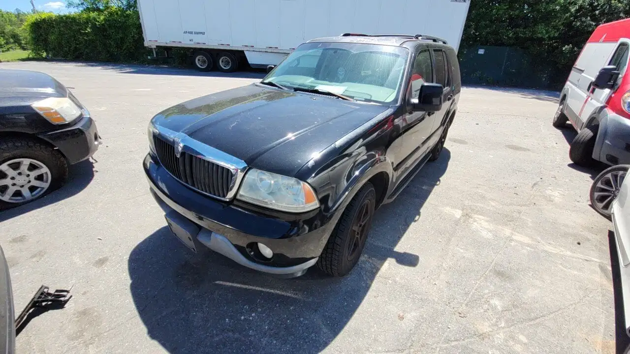 Photo of 2003 Lincoln Aviator