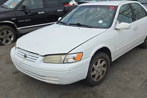 Photo of 1999 Toyota Camry