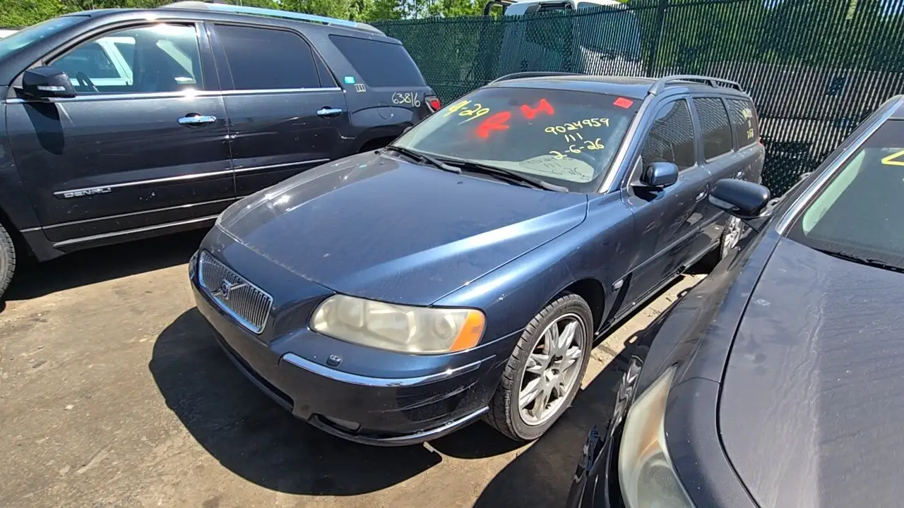 Photo of 2005 Volvo V70