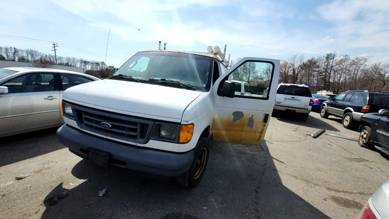 Photo of 2006 Ford E-250