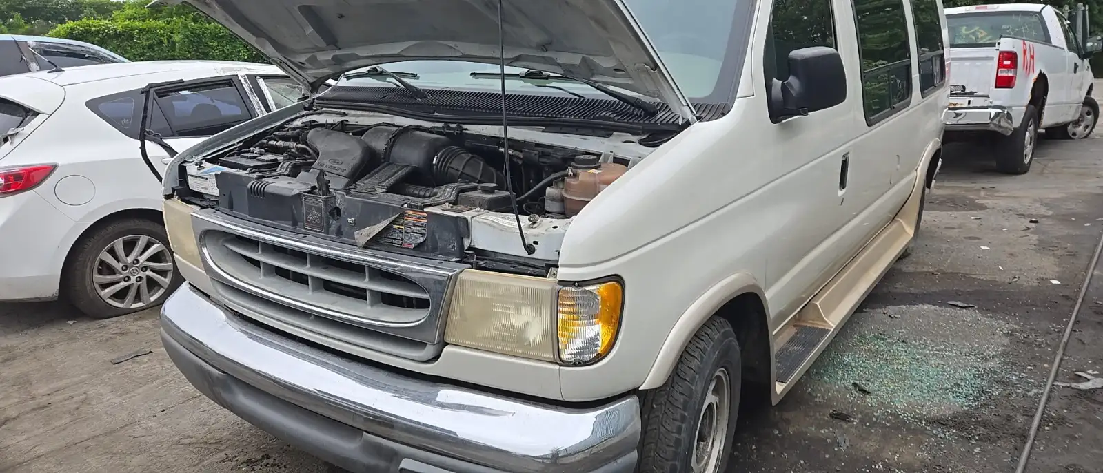 Photo of 1997 Ford E-150 Econoline