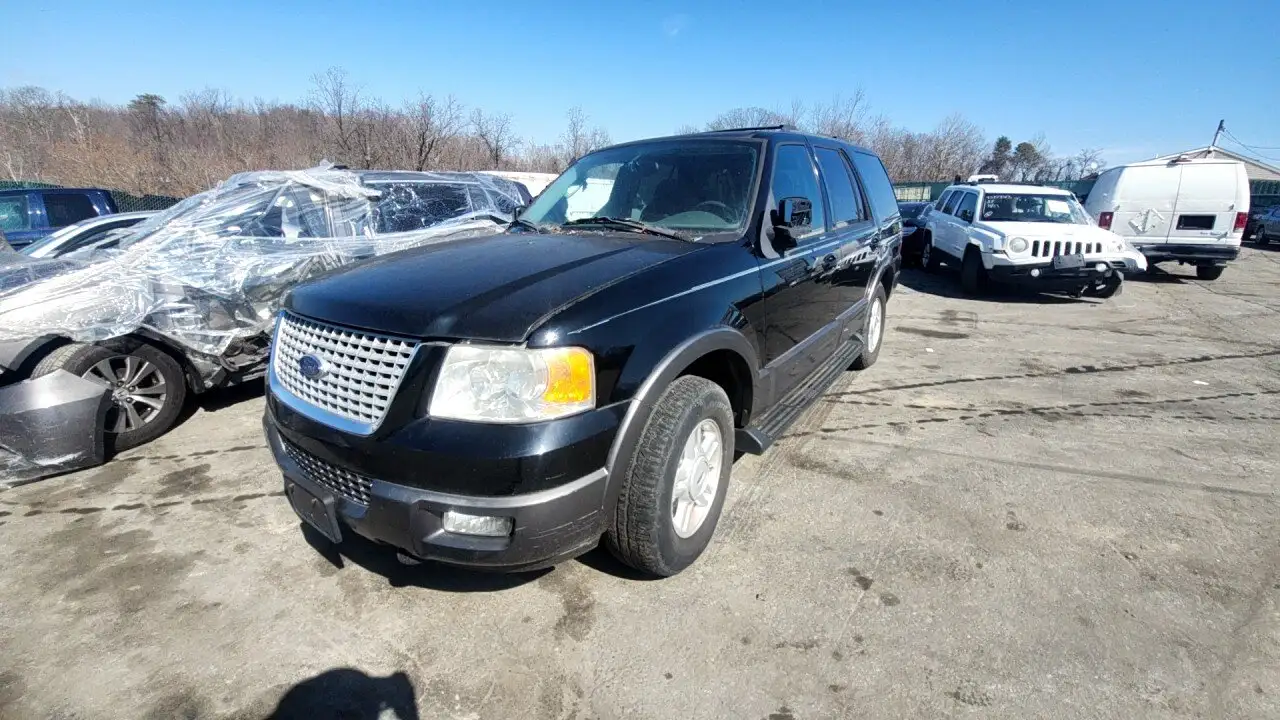 Photo of 2004 Ford Expedition