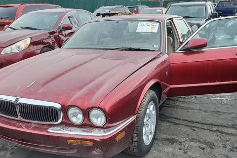 Photo of 1998 Jaguar Xj8