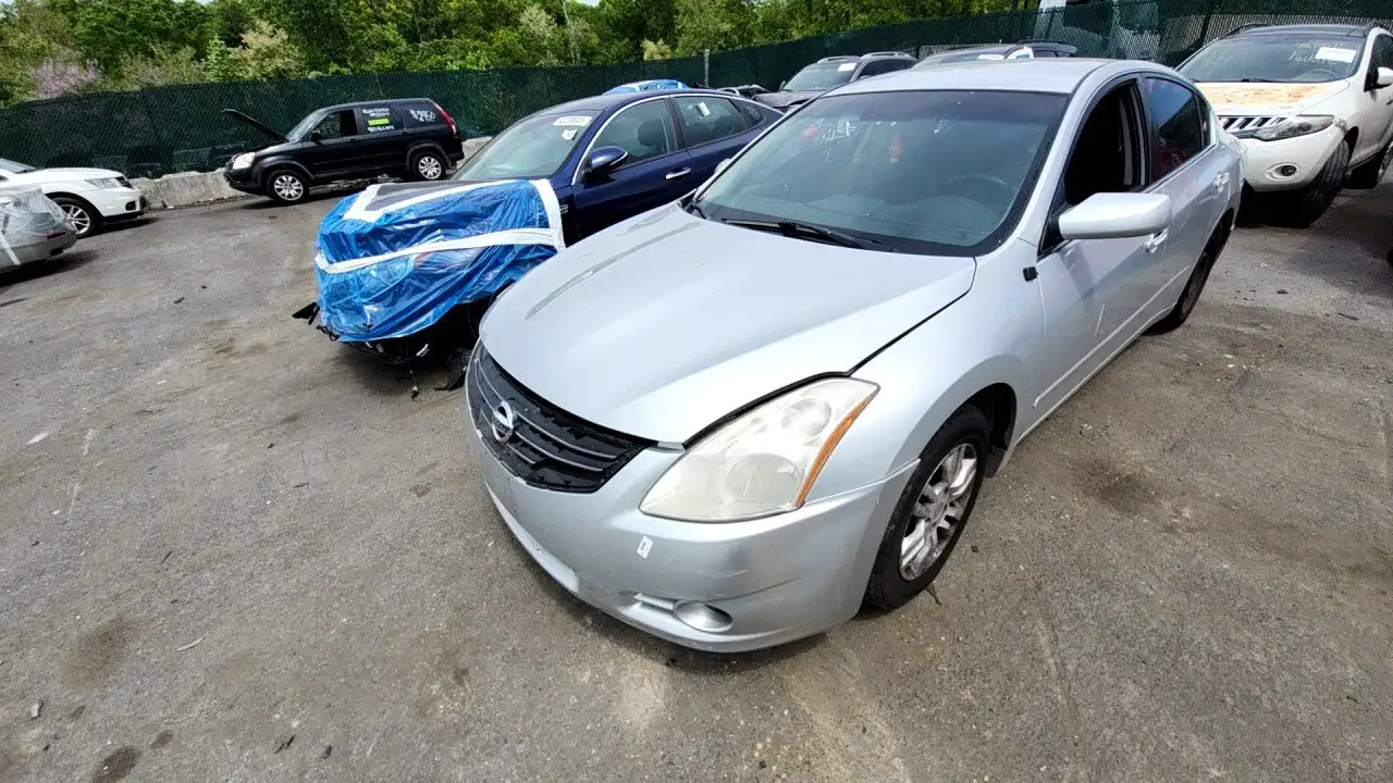Photo of 2011 Nissan Altima