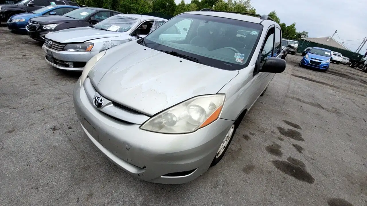 Photo of 2006 Toyota Sienna
