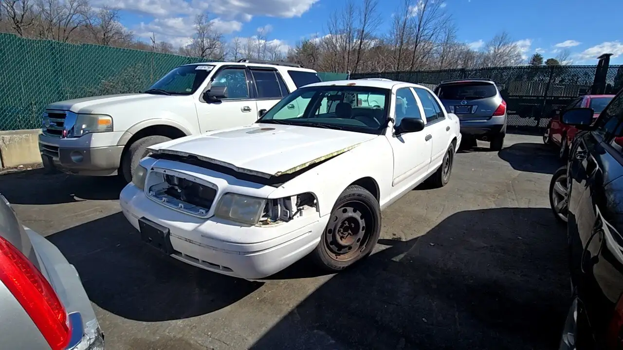 Photo of 2003 Ford Crown Victoria