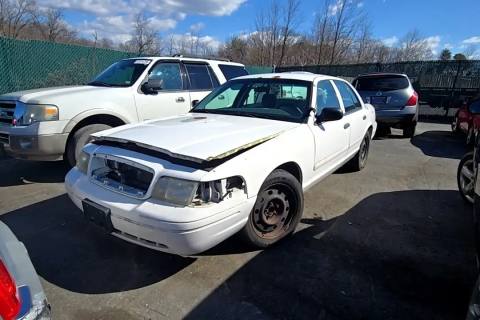 Photo of 2003 Ford Crown Victoria