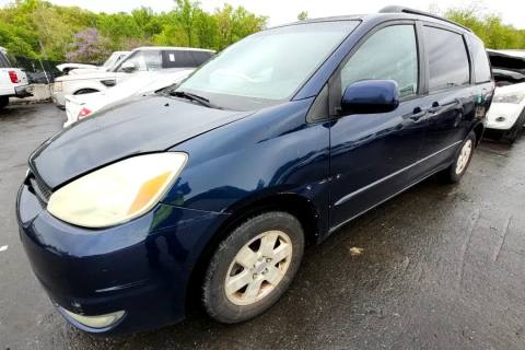 Photo of 2004 Toyota Sienna