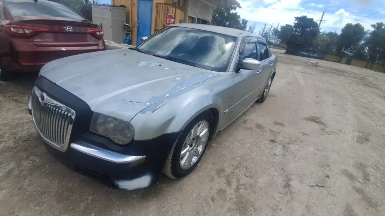 Photo of 2005 Chrysler 300