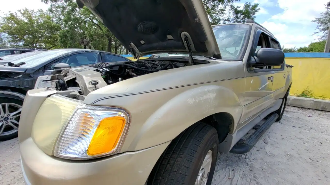 Photo of 2002 Ford Explorer Sport Trac