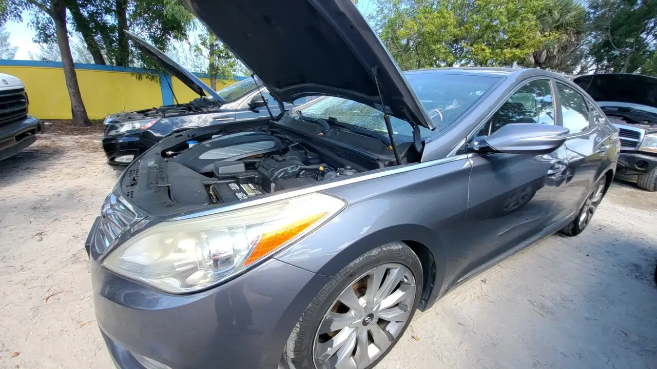 Photo of 2012 Hyundai Azera