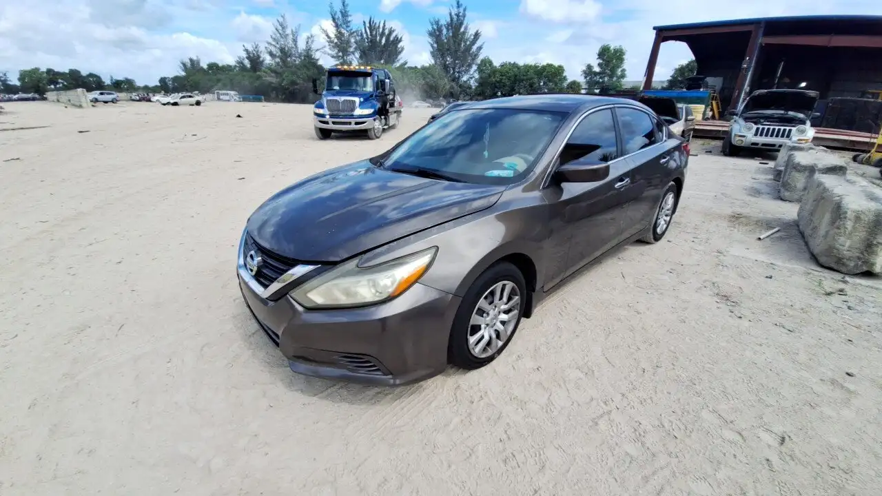 Photo of 2016 Nissan Altima