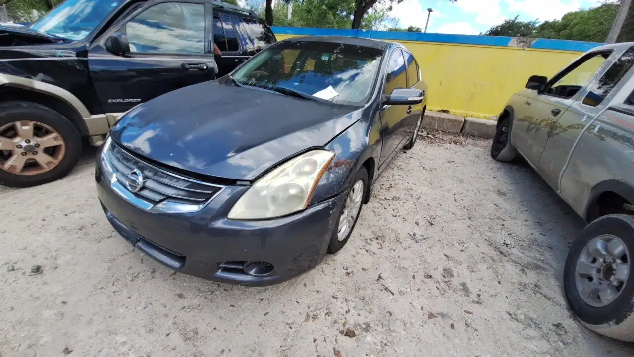 Photo of 2011 Nissan Altima