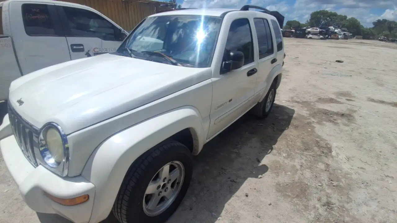 Photo of 2002 Jeep Liberty