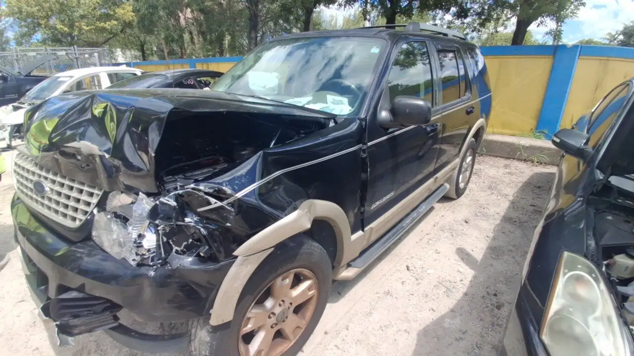 Photo of 2005 Ford Explorer