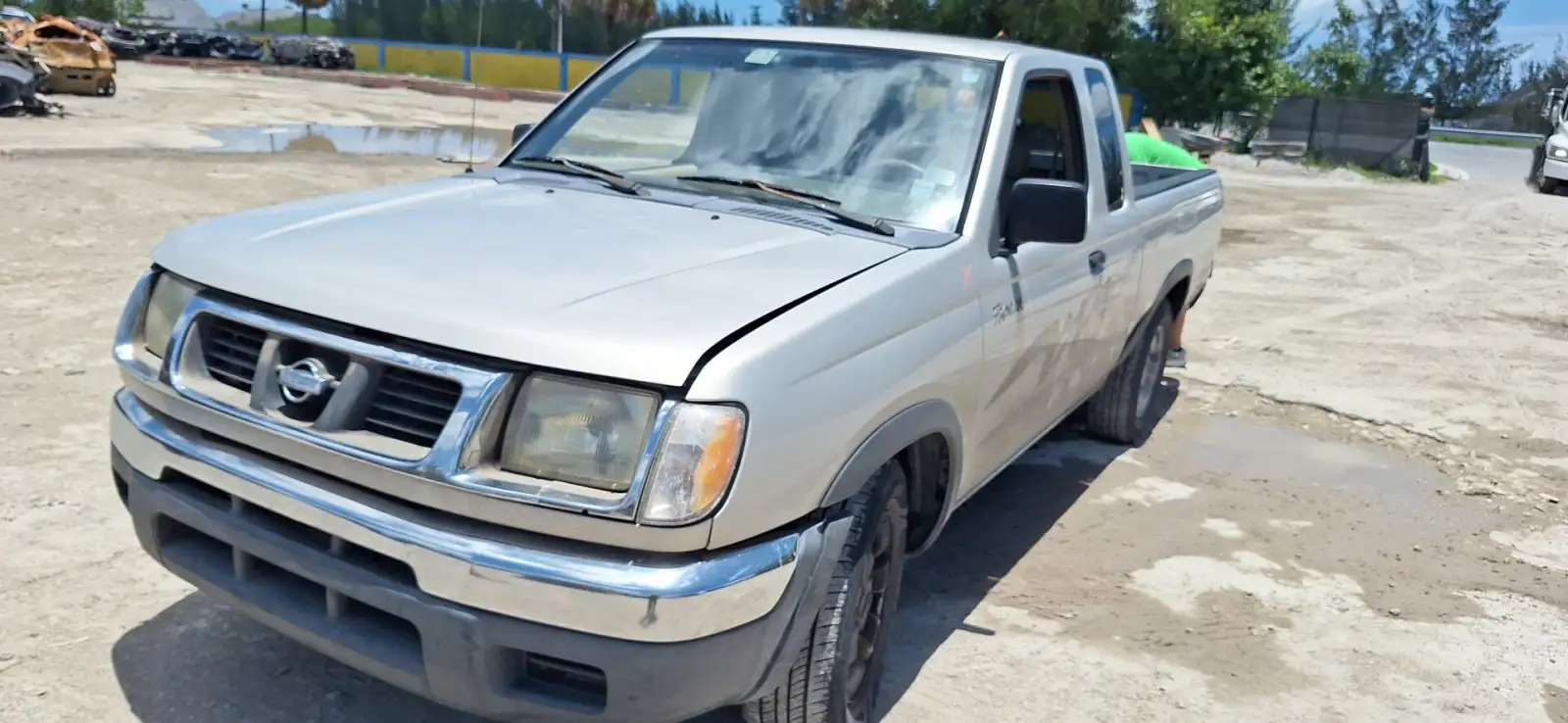 Photo of 1999 Nissan Frontier