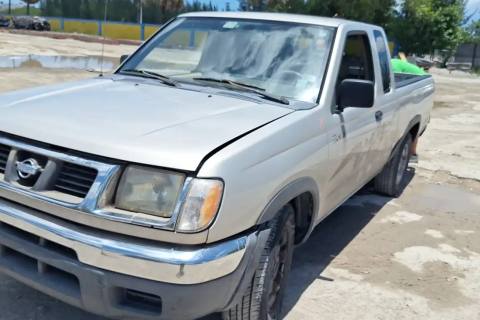 Photo of 1999 Nissan Frontier