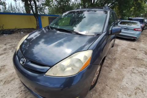 Photo of 2006 Toyota Sienna