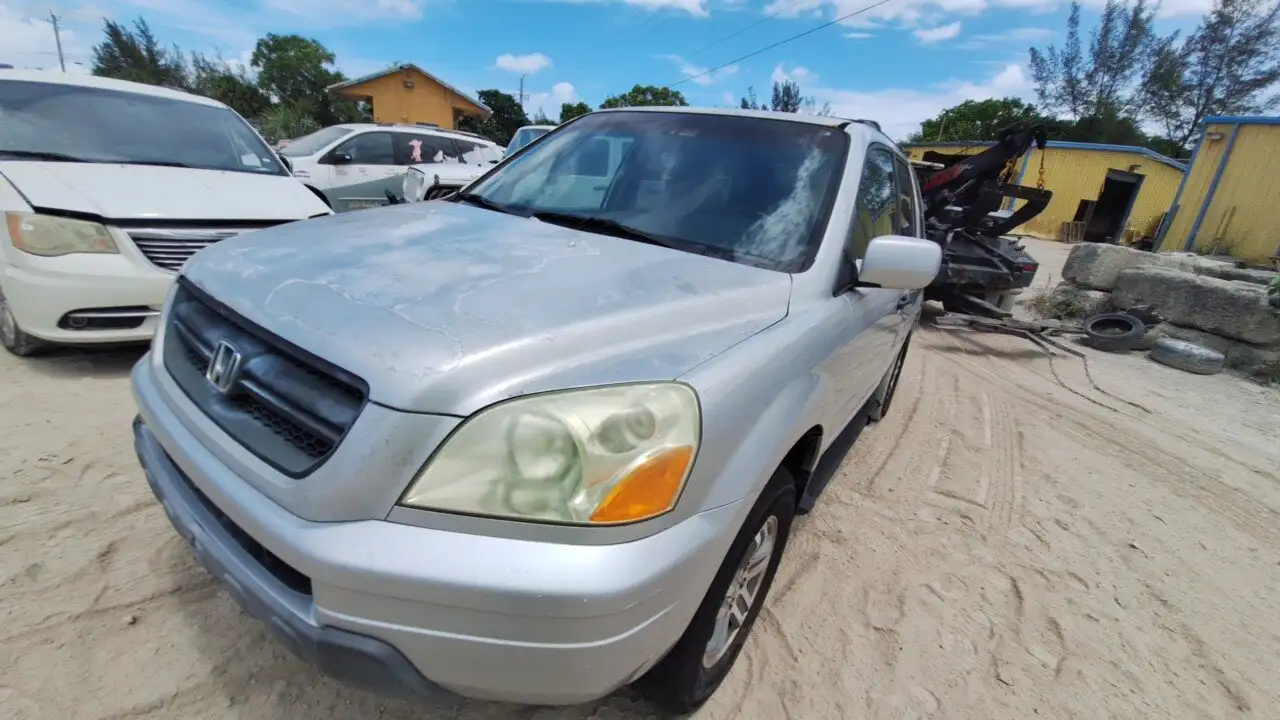 Photo of 2004 Honda Pilot