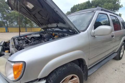 Photo of 2003 Nissan Pathfinder
