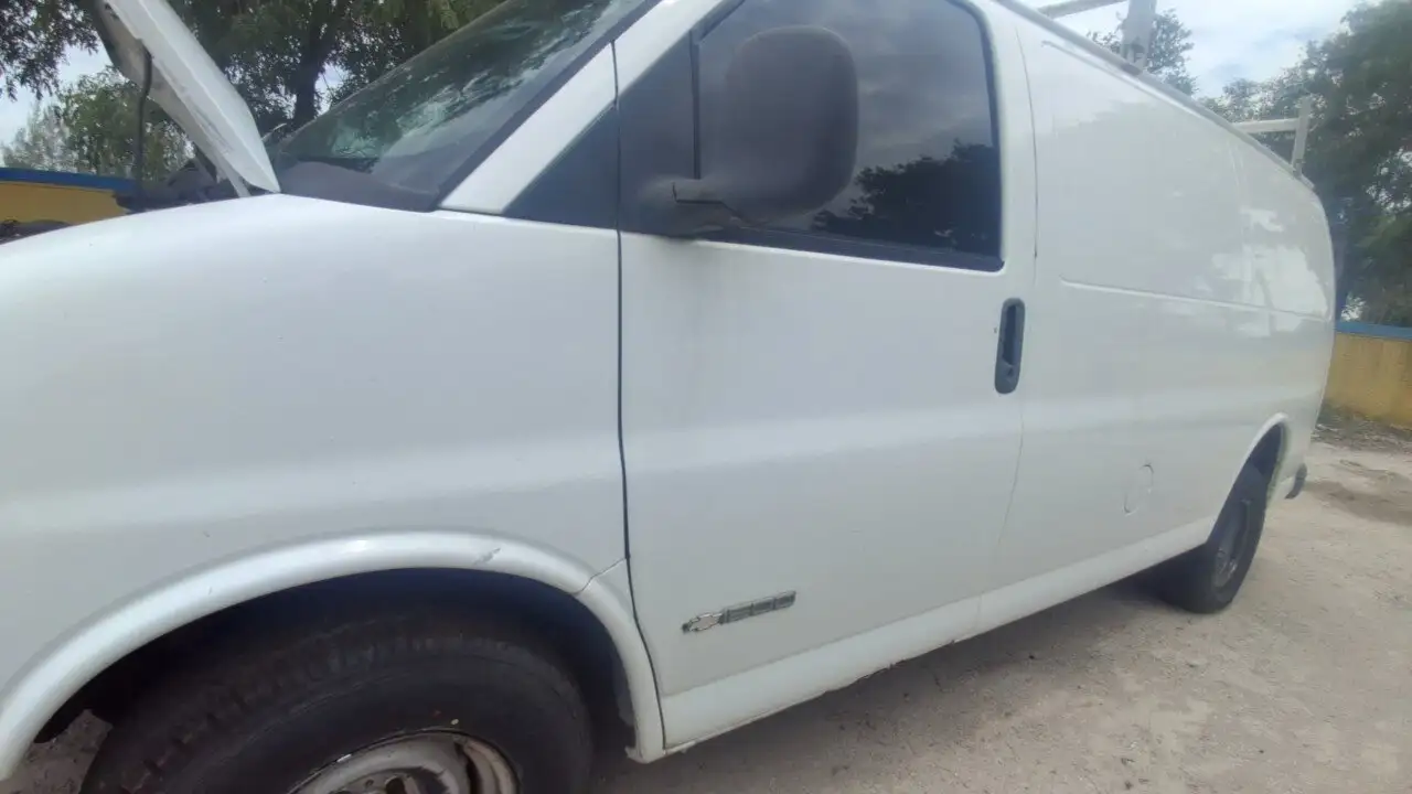 Photo of 2000 Chevrolet Express 1500