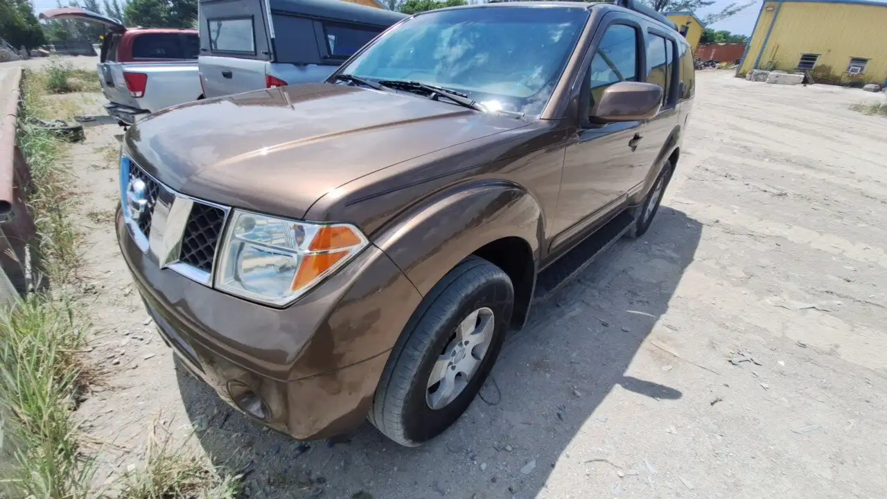 Photo of 2005 Nissan Pathfinder