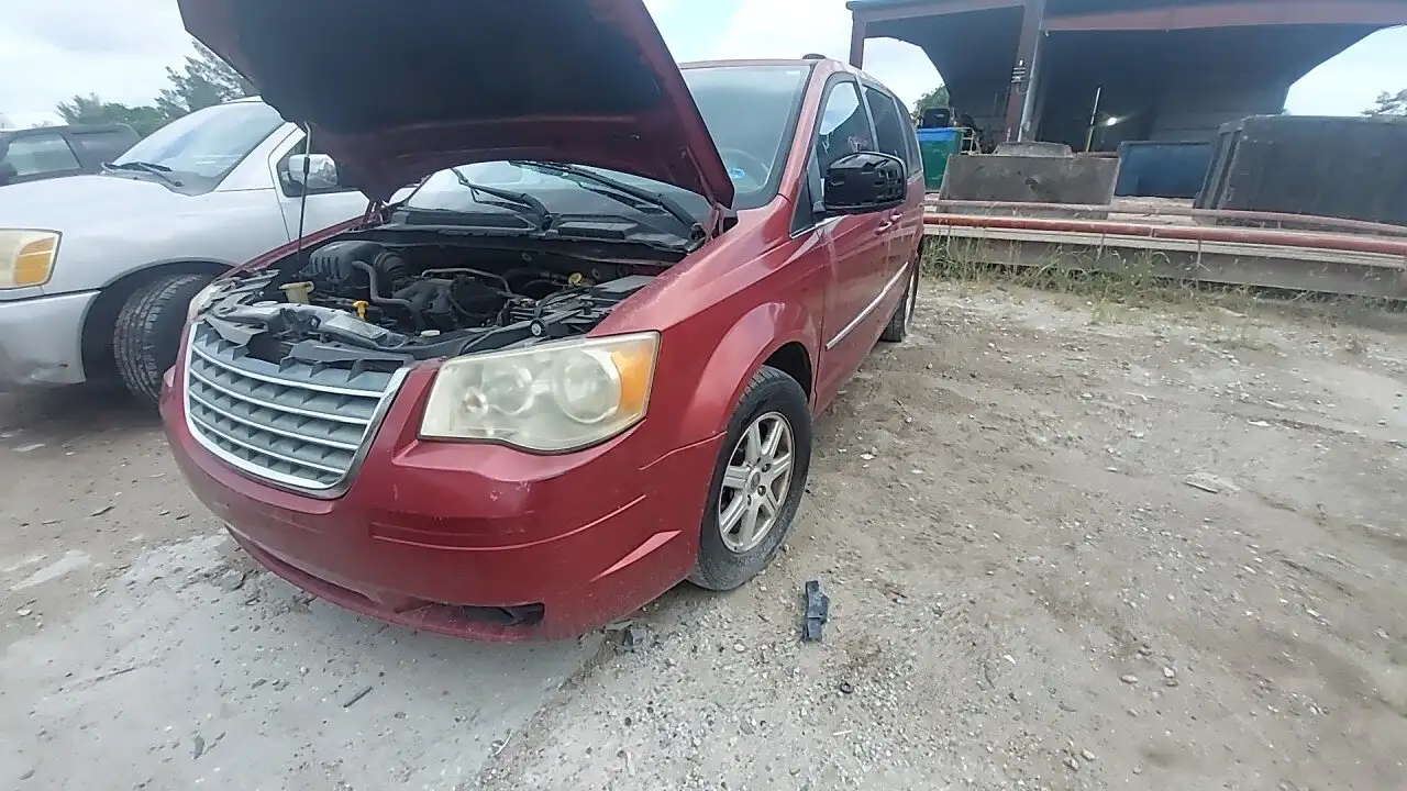 Photo of 2010 Chrysler Town & Country