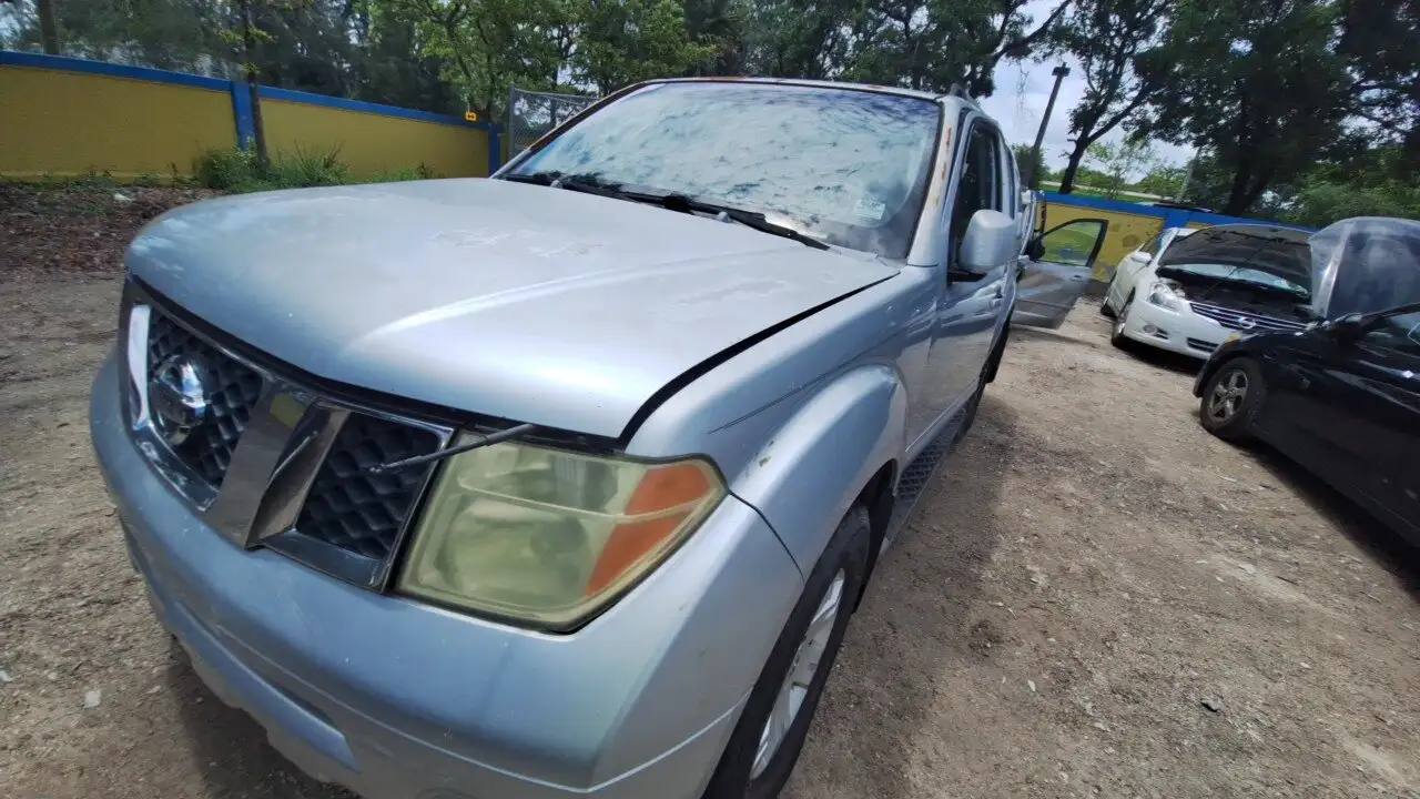 Photo of 2005 Nissan Pathfinder