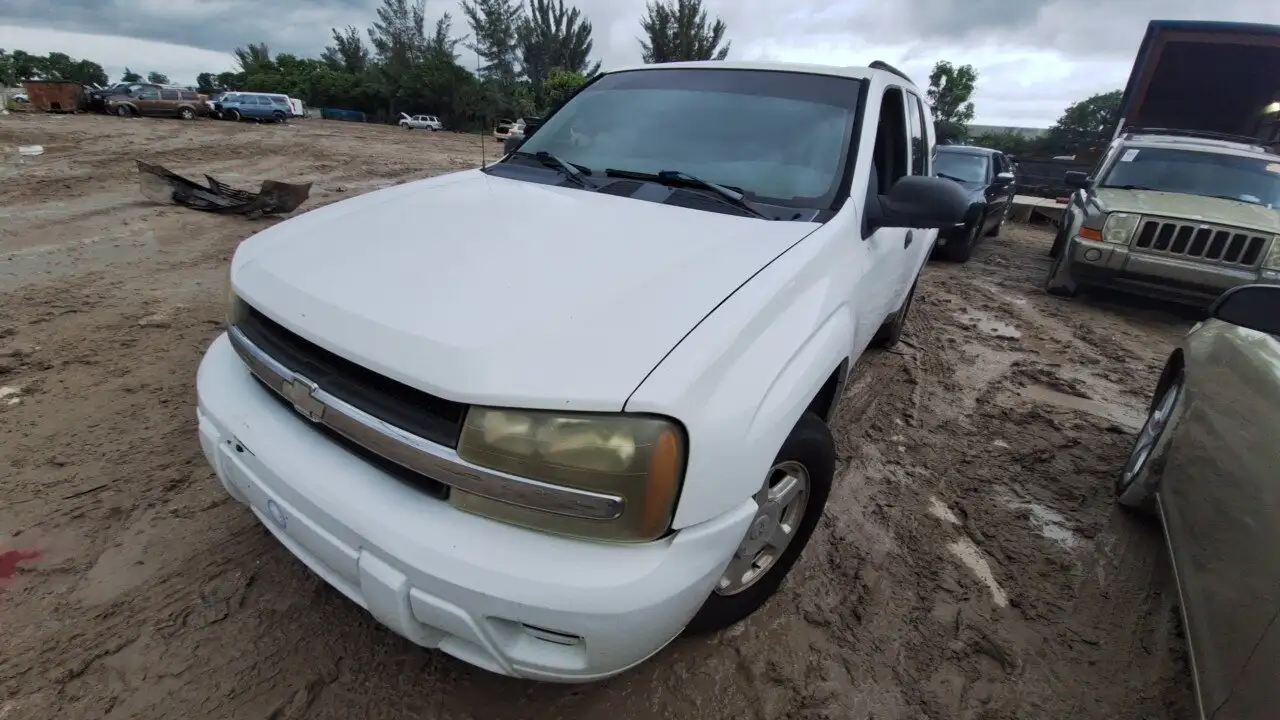 Photo of 2003 Chevrolet Trailblazer
