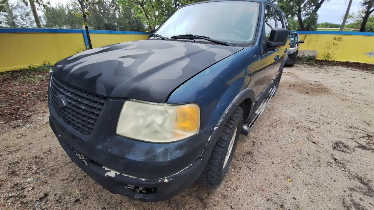 Photo of 2005 Ford Expedition