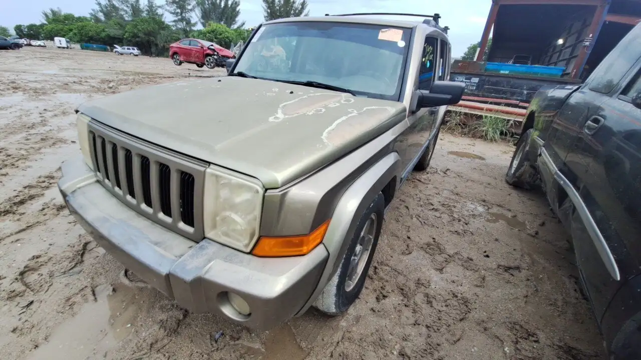 Photo of 2006 Jeep Commander