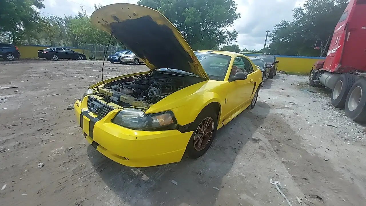 Photo of 2001 Ford Mustang