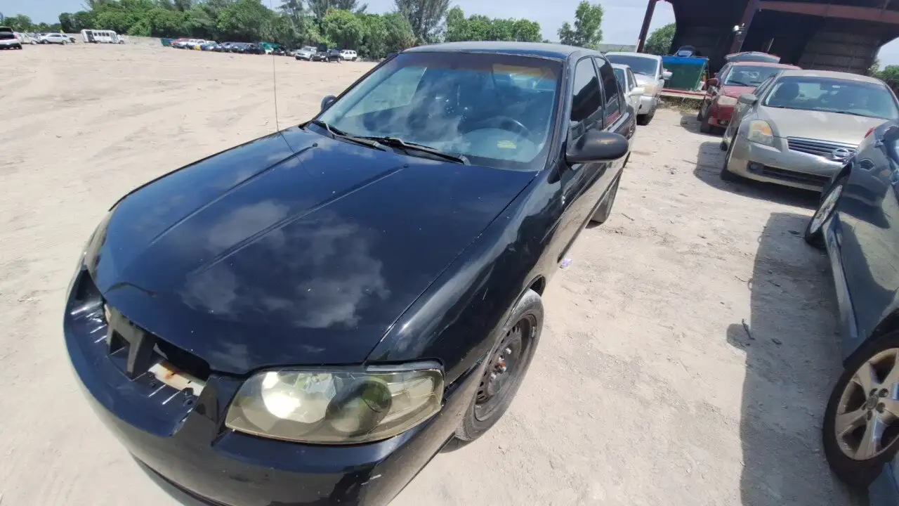 Photo of 2005 Nissan Sentra