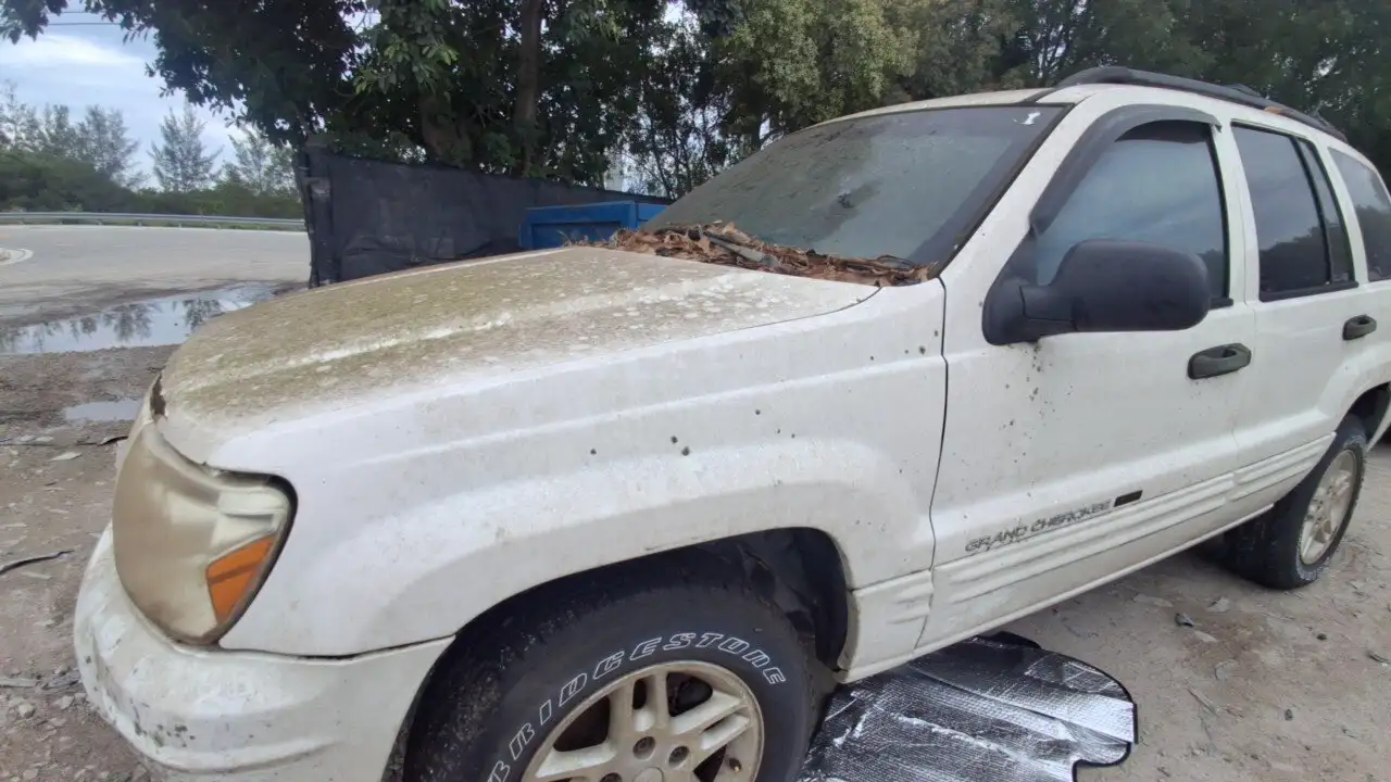 Photo of 2004 Jeep Grand Cherokee