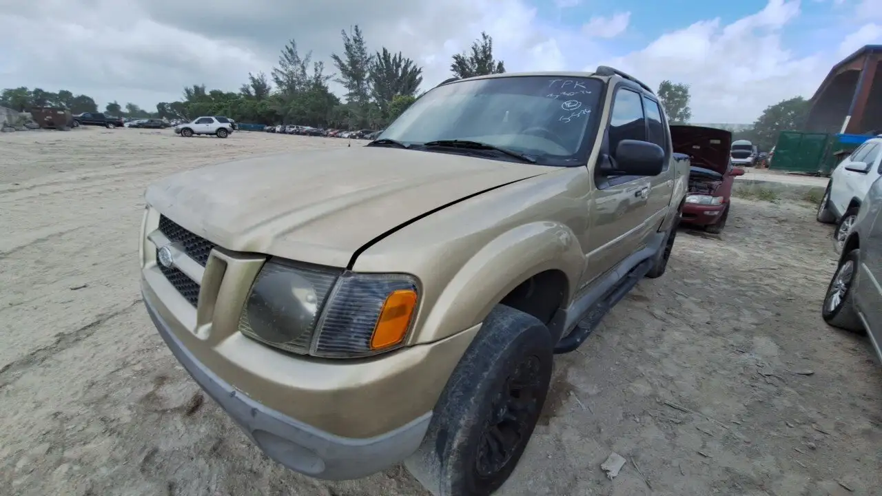 Photo of 2001 Ford Explorer Sport Trac