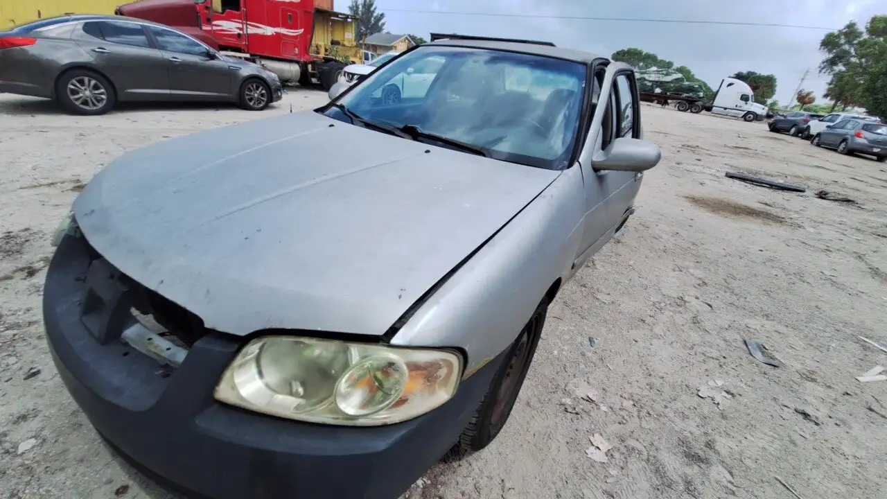 Photo of 2004 Nissan Sentra
