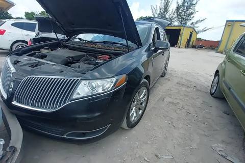 Photo of 2014 Lincoln Mkt