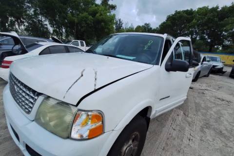 Photo of 2004 Ford Explorer