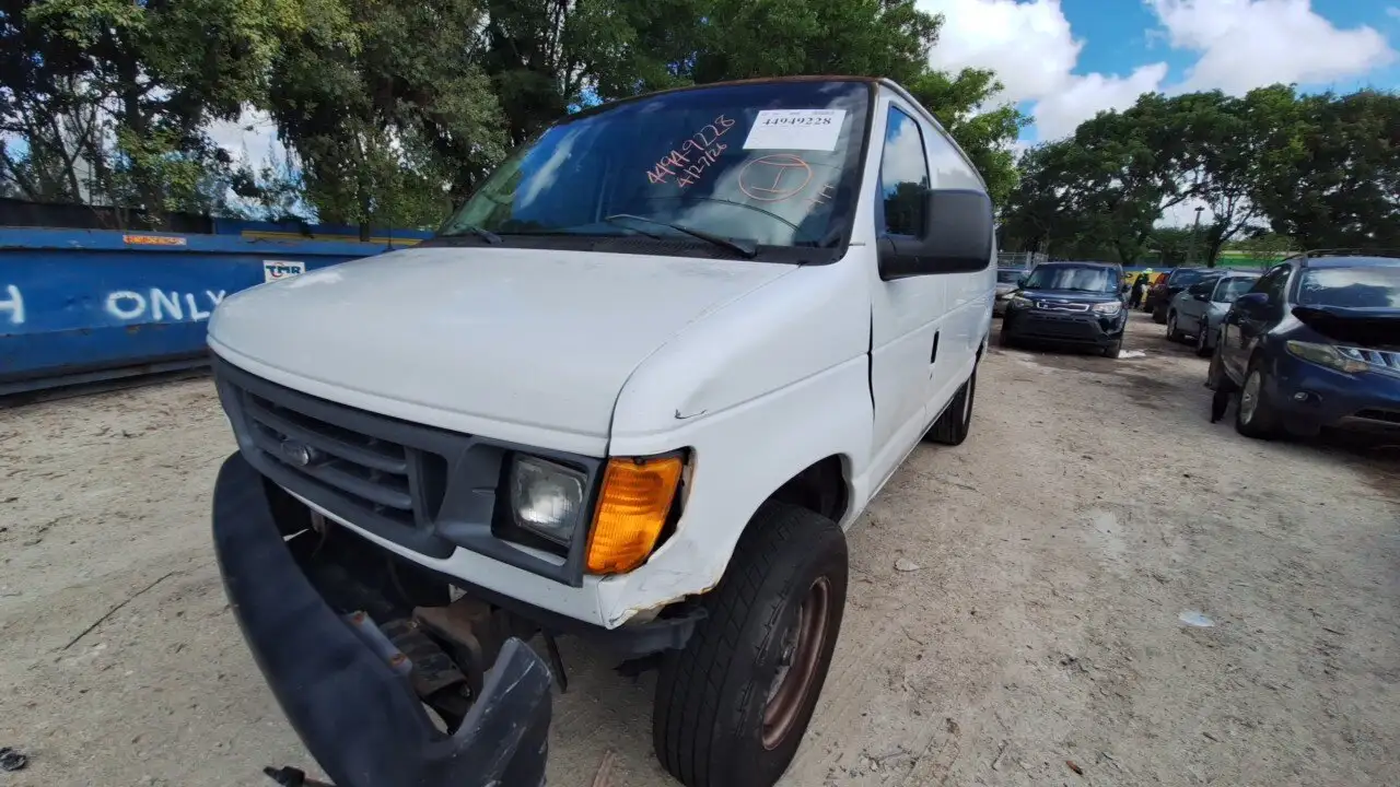 Photo of 2006 Ford E-250