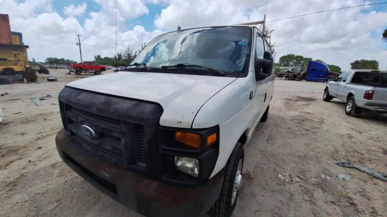 Photo of 2011 Ford E-150