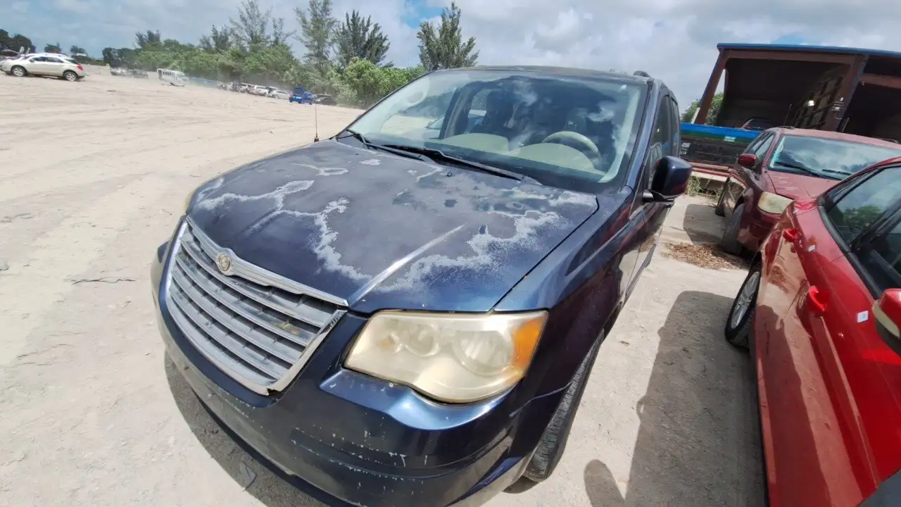 Photo of 2008 Chrysler Town & Country