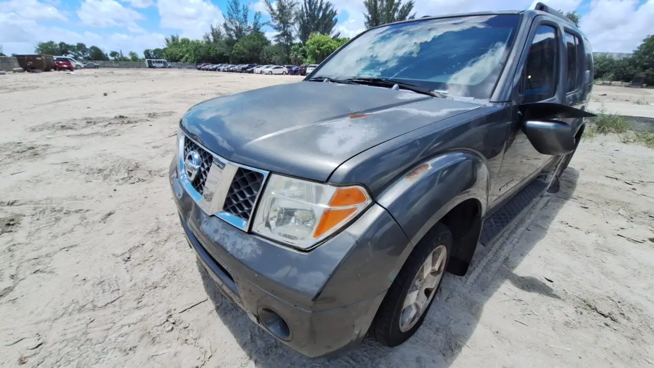 Photo of 2005 Nissan Pathfinder